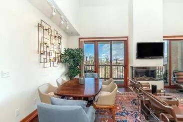 Mökkimajoitus Lorian 8 By Avantstay Relaxing Home Close To Slopes & Hiking Trails