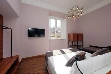 پانسیون Youroom  Coppelle