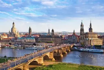 هتل Holiday Inn Express Dresden Zentrum, An Ihg
