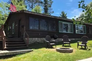 コテージ Grand Pines Cabin Number 2