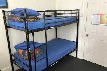 Dolphin Retreat Bunbury Hostel