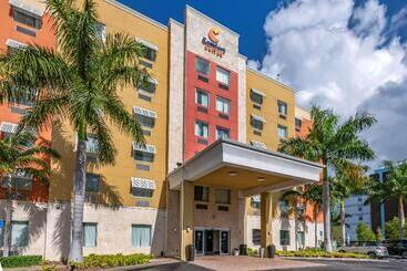 Szálloda Comfort Suites Fort Lauderdale Airport South & Cruise Port