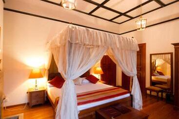 Hotel Governor's Mansion