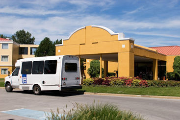 هتل Sandcastle Suites