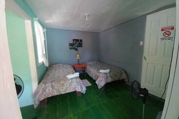 مبيت وإفطار Donde Familia Manito