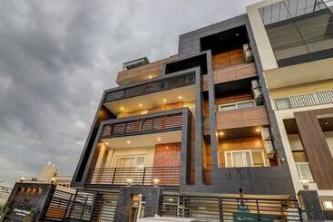 בית מלון כפרי Grand Manor