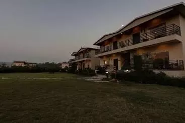 Hotel Treebo Kaira Resort With Pool View, 5 Km From Jim Corbett Jungle Safari