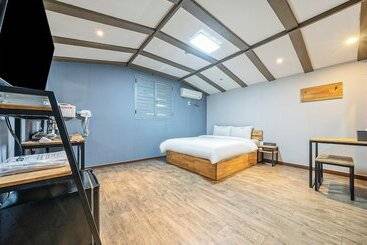 Motel Gunsan Orange