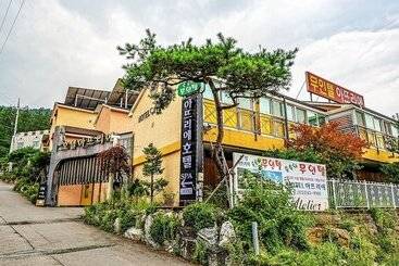 Motel Pocheon Atelier Drivein