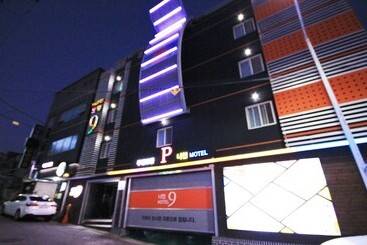 מוטל Andong Hotel Nine