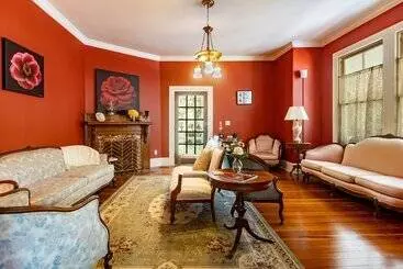 ベッドアンドブレックファースト Lady Clare Room At Camellia Rose Inn Downtown