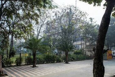 Bed and Breakfast Perch Service Apartment Mg Road