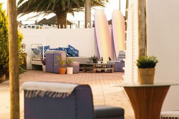 Hospedium República Surf House Hostel