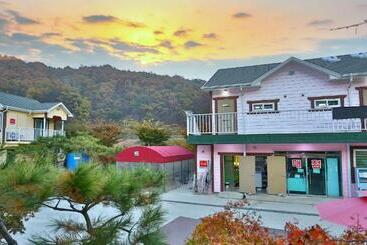 Gongju Magoksa Healing Pension