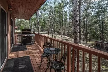 Mökkimajoitus Shady Pines