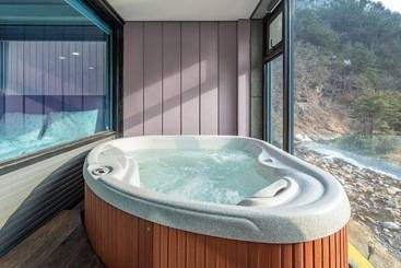 Gapyeong Poin Poolvilla Pension