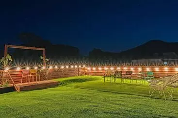 Namhae Dangdangi Dog Pension Blue