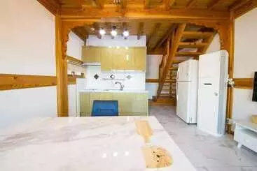 ペンション Sancheong Pongdang Pool Villa