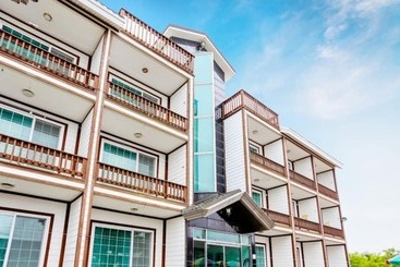 Taean Sinduri Park Pension