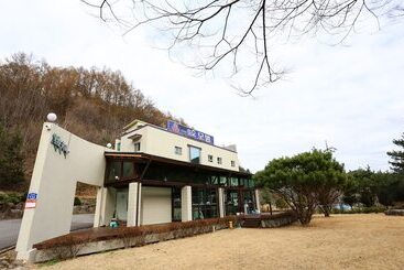 Hongcheon Garisan Deuo Motel
