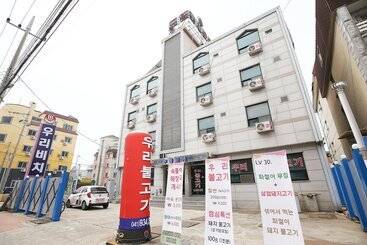 Motel Boryeong Woori Beach