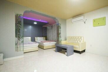 Motel Changnyeong Namji M