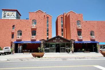 Motel Haenam Ttangkkeut Beach
