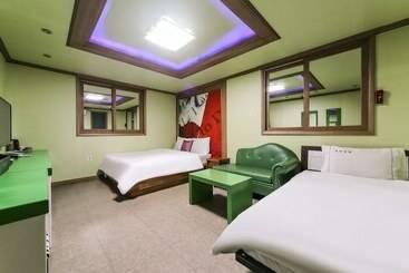 Motel Tongyeong Hangnamdong Theme