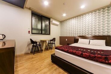 汽车旅馆 Youngcheon Zen