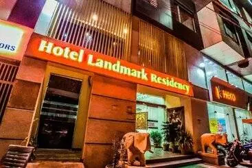 ホテル Landmark Residency