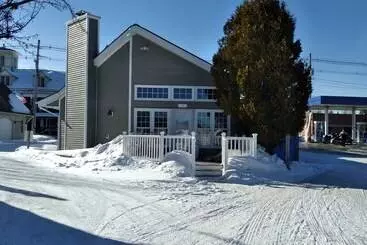 Motelli Island Pond Country Inn