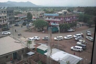 پانسیون Waso Central Emporium Lodge