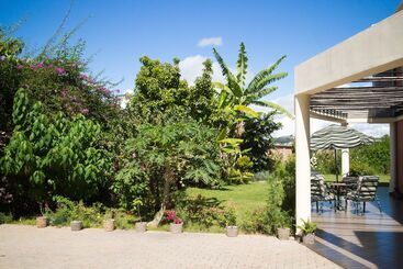 تختخواب و صبحانه Chambres De L île Rouge