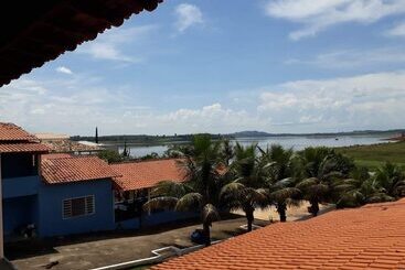 簡易ホテル Pousada Nova Fama