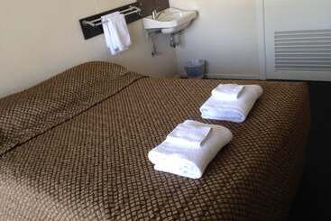 The Commercial Hotel Motel