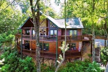 별장 Another Day In Bearadise