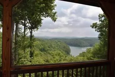 Mökkimajoitus Wisteria Lodge