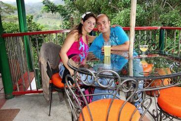 Hotel Ecosuits Verdes    Adults Only