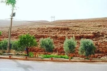 ベッドアンドブレックファースト Auberge Kasbah Des Roches