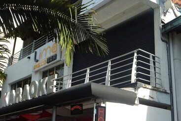 בית מלון כפרי Plaza 33