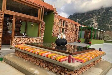 בית מלון כפרי Laze Fountain Eco