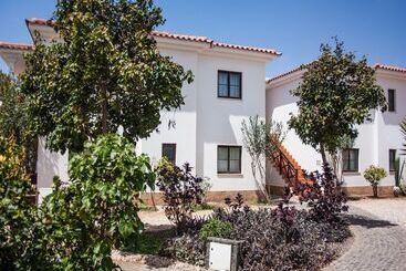 Апарт-отель Ajp Holidays   Tortuga Beach Resort 487