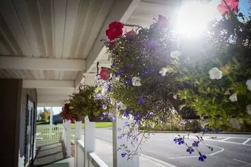 Hotelli Chisholm Inn & Suites