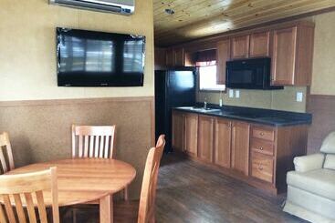 Sun Retreats Gwynn S Island