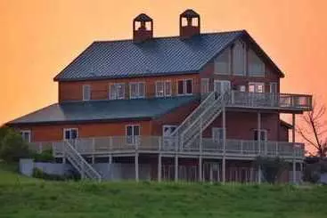 Aamiaismajoitus (B&B) Comstock Premier Lodge Llc