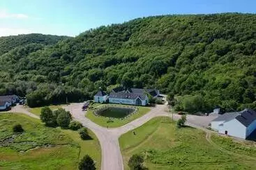 ホテル Glenora Inn & Distillery