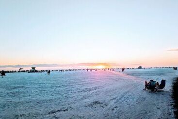 Отель Tropical Dreams Sarasota Condos Near Siesta Key