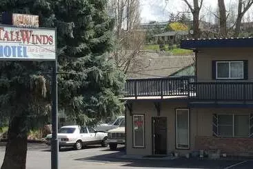 Tall Winds Motel