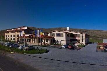 בית מלון כפרי Astoria