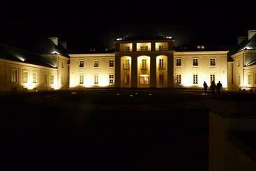 호텔 Zamek Janów Podlaski